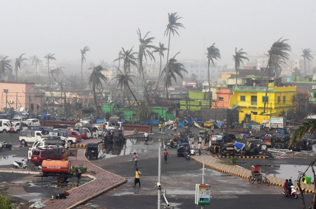 At least nine dead as cyclone barrels into Bangladesh