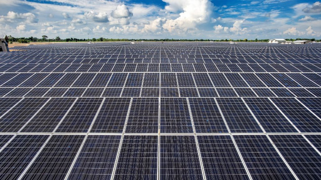 ADB pledges $7.6 million for a new solar farm in Cambodia 