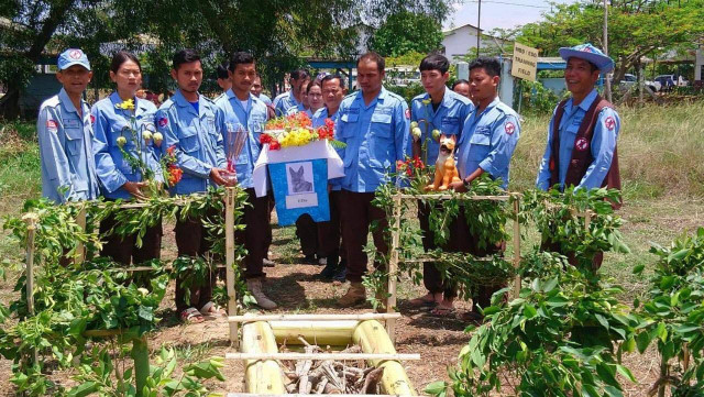 Cambodians hold religious ceremony for death of landmine detection dog