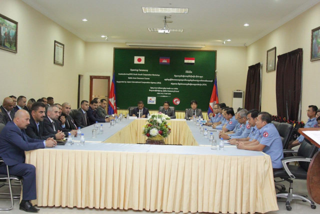 27 Iraqi mine action experts under training in Cambodia