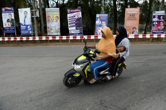 Thailand orders phone users in Muslim-majority south to submit photos