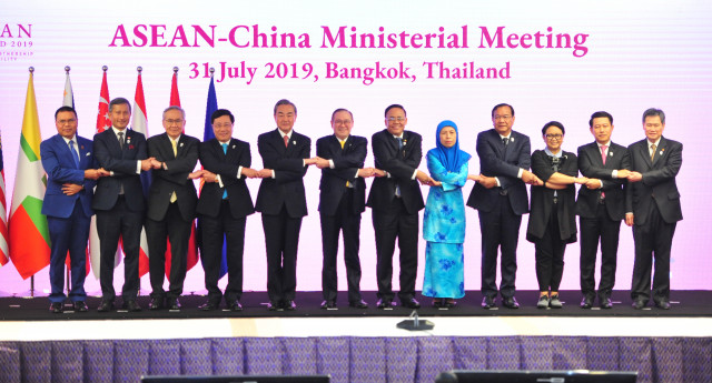 ASEAN FMs welcome efforts, progress on COC negotiations