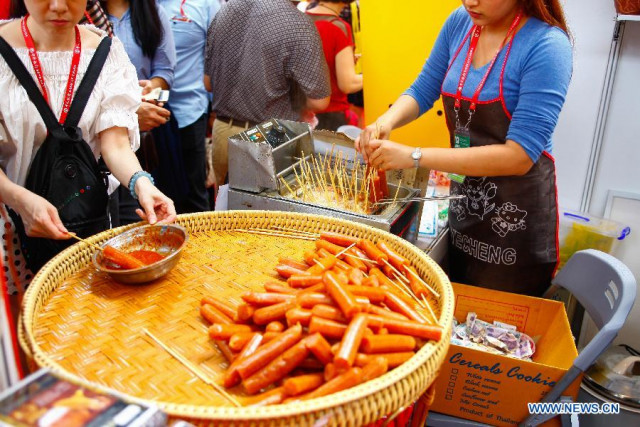 Thai health ministry vows to upgrade quality of street food to help boost tourism   