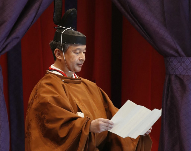 Japan's emperor completes enthronement in ancient ceremony