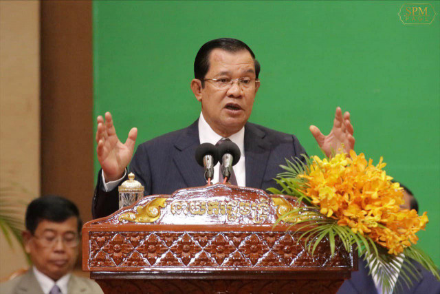 Hun Sen tells Cambodians not to worry on 9 November