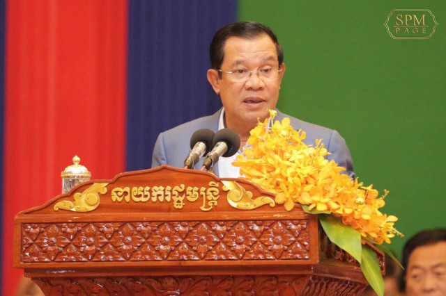 Hun Sen Says He Is Not Worried about the Country Losing EU Trade Benefits 