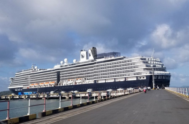 1,000 passengers, crew members disembark from Westerdam cruise ship