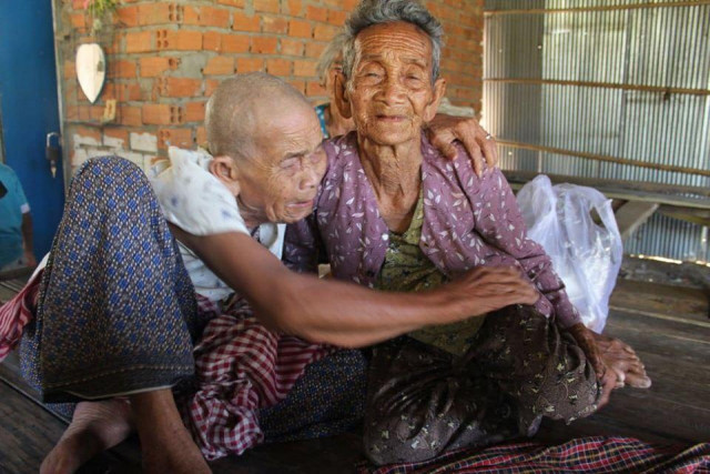 Two Cambodian Sisters Are Reunited after 47 Years 
