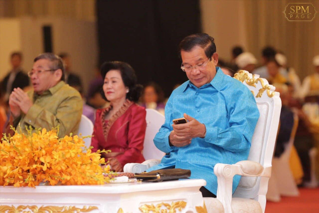 Hun Sen: Government Has Right to Listen to Citizens’ Phone Calls