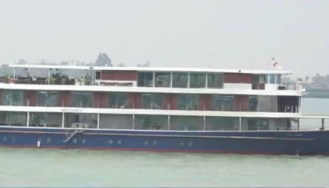 Five Cambodian Cruise Ships Rejected by Vietnam to Dock in Phnom Penh Port