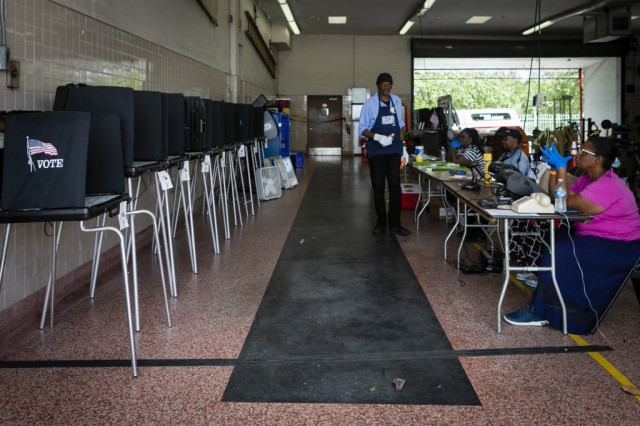Hit by coronavirus, US Congress considers remote voting