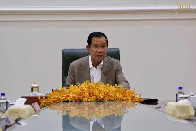 Hun Sen Donates Seven Months of Salary to Fight COVID-19