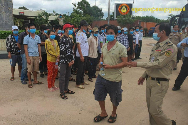 Vietnamese Nationals Are Deported from Cambodia
