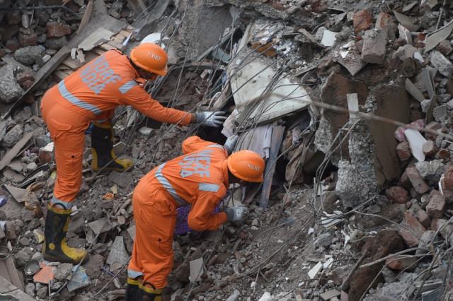 Search for survivors after India building collapse