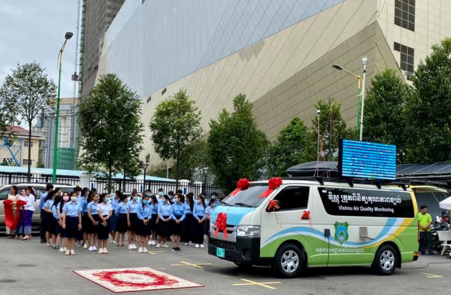 Environment Ministry Unveils Mobile Air Quality Monitoring Vehicle to Deal with Air Pollution