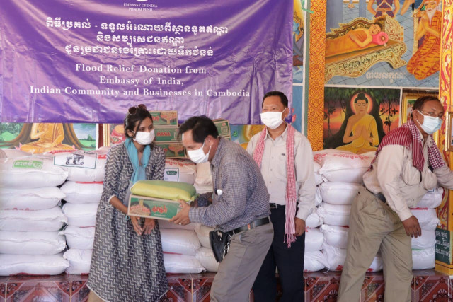 India Makes Flood Relief Donations in Two of Cambodia’s Most Affected Provinces  