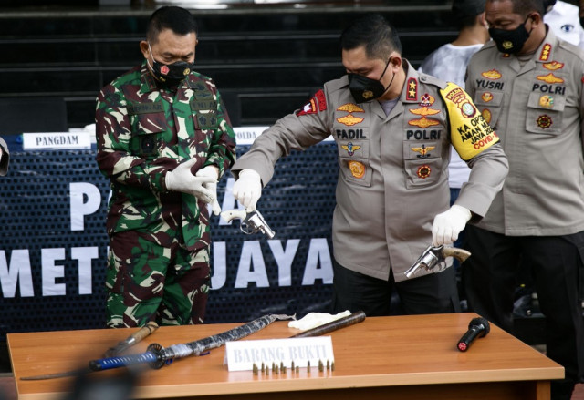 Indonesian police shoot dead six supporters of firebrand cleric