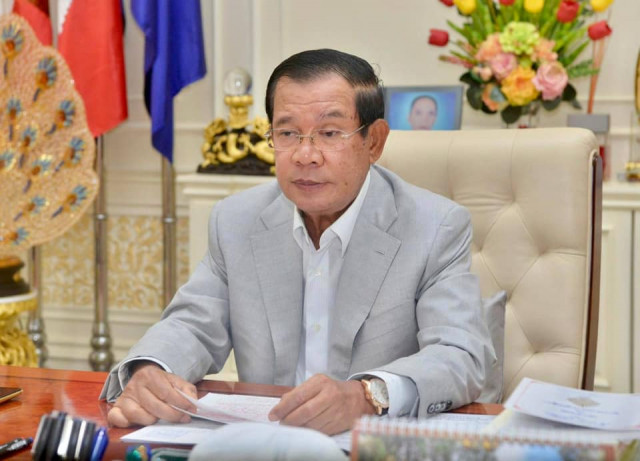 Hun Sen Exhorts People to Be Vigilant at Christmas
