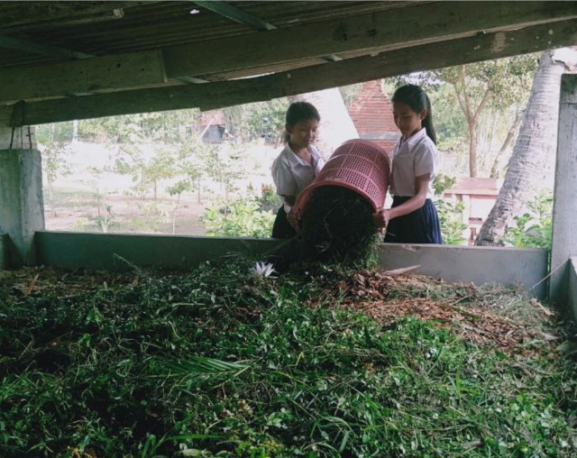 Students in Svay Rieng Learning Through Farming at School