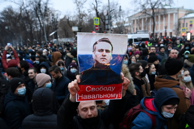EU mulls response to Russia's Navalny crackdown