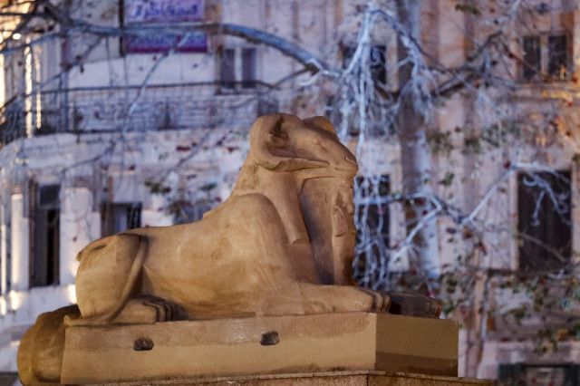 Who are the pharaohs who moved home in Cairo?