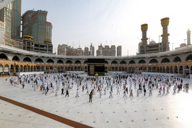 Saudi allows 60,000 vaccinated residents on hajj, bars foreigners again