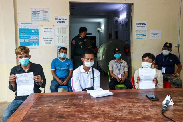 Individuals Are Arrested for COVID-19 Vaccination Trade in Preah Sihanouk Province