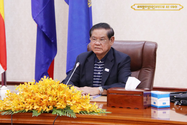 Interior Minister Sar Kheng Mulls Cutting Civil Service Staff