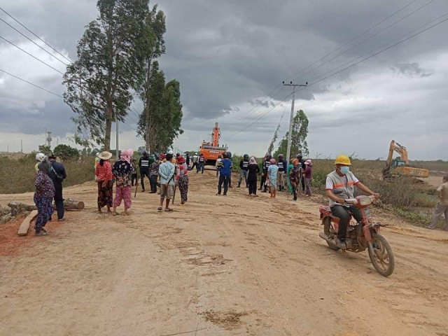 Kandal Farmers Call on PM Hun Sen to Intervene in Land Dispute with OCIC