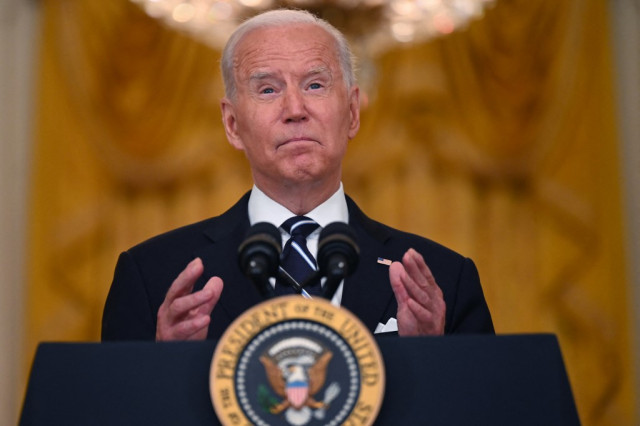 Biden says US troops could stay longer in Kabul to rescue last Americans