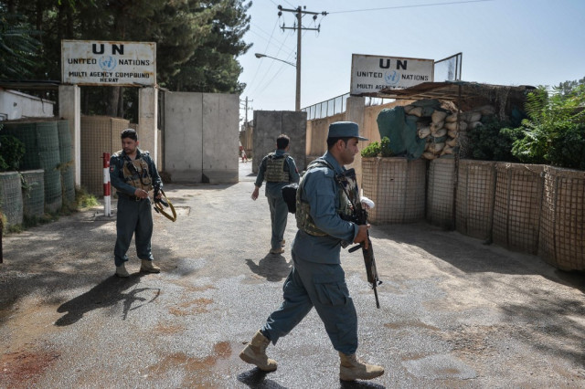 UN begins removing some staff from Afghanistan