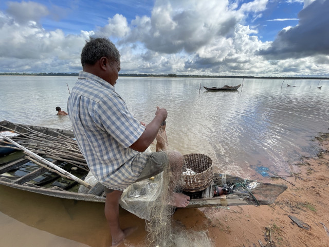 Fishers at West Baray Suffer After Rain Delays