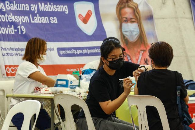 Philippines to re-open to vaccinated foreign tourists