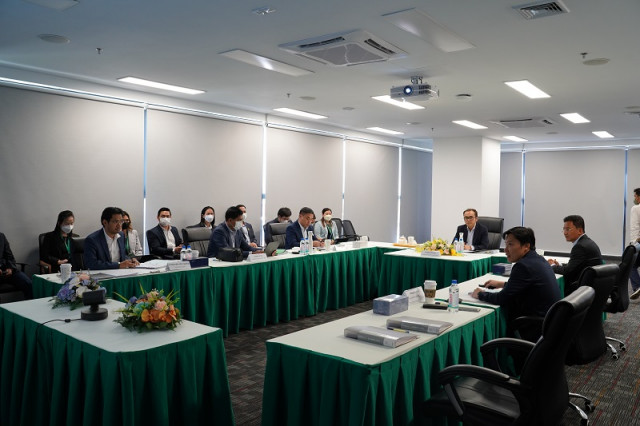 12th Meeting of Board of Trustees of Entrepreneurship Development Fund to Discuss New strategies of Khmer Enterprise in Response to Entrepreneurs' Need