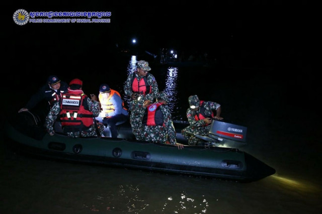 Eight Students Die in Boat Tragedy