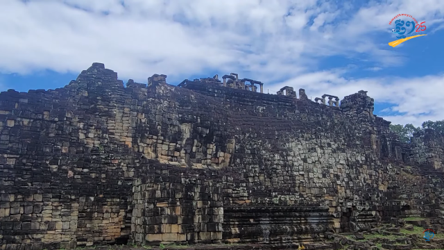 Baphuon: Why does this Hindu Temple Have an Image of Buddha? Baphuon: Why does this Hindu Temple Have an Image of Buddha?