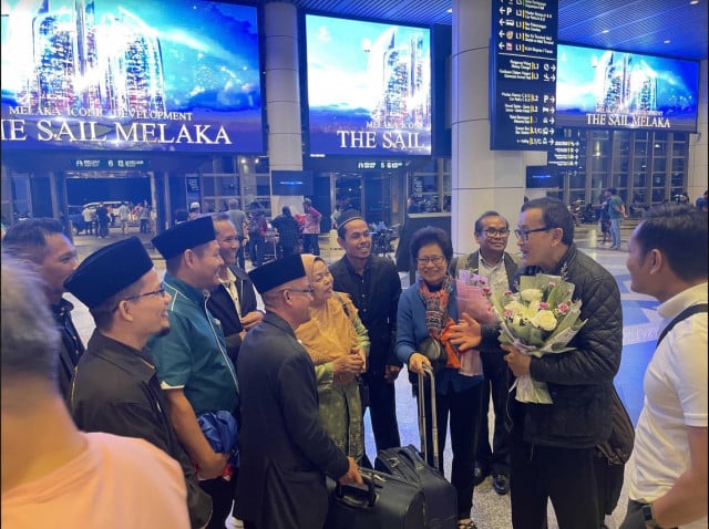 Malaysia Keeps Sam Rainsy Visit at Arm’s Length Malaysia Keeps Sam Rainsy Visit at Arm’s Length