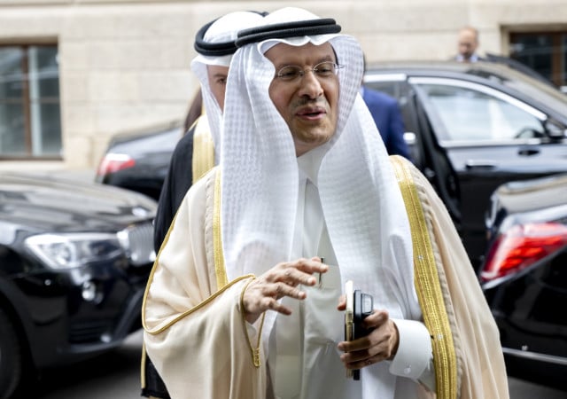 Saudi Arabia Slashes Output Further to Boost Oil Price Saudi Arabia Slashes Output Further to Boost Oil Price
