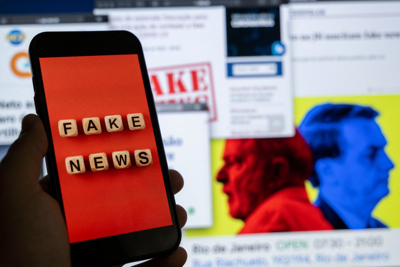 Artificial Intelligence and False Information, the Infernal Couple