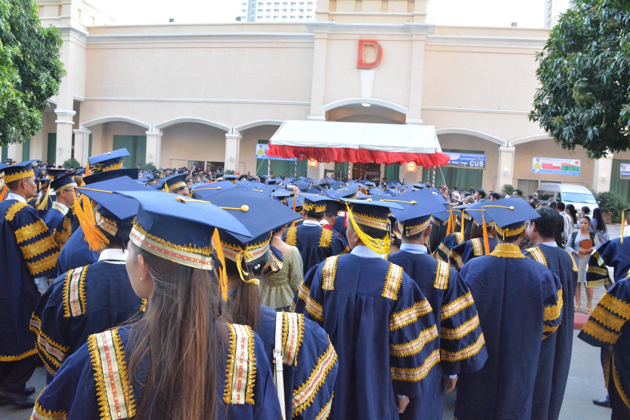 Government Needs to Incentivize PhD Graduates