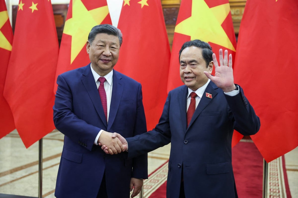 Xi Calls on China, Vietnam to 'Oppose Unilateral Bullying' on Regional Tour